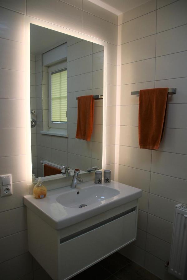 Ferienwohnung Boddenkieker Bis 4 Personen, Sagard-Neddesitz, 70M2 المظهر الخارجي الصورة